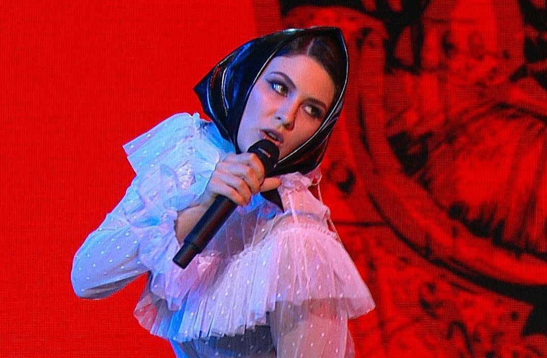 «Упала ниже колен»: известный шоумен рассказал о нелепой выходке MARUV