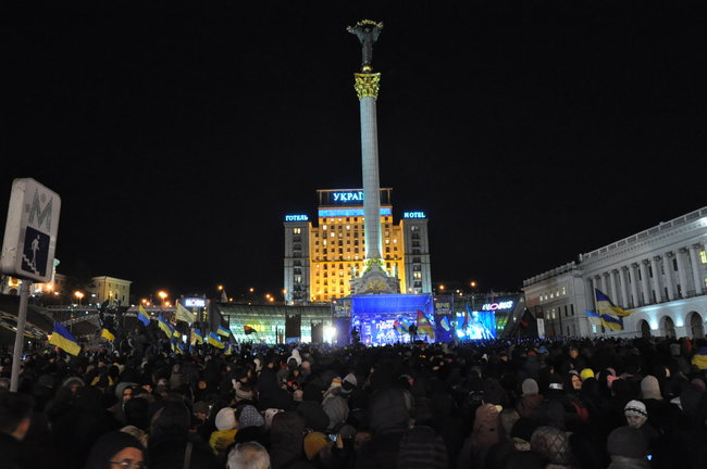 Вече на Майдане: Зеленскому пообещали "сюрприз" накануне его встречи с Путиным