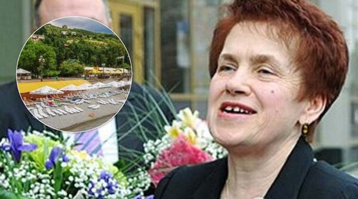 Особняк у моря, свой пляж и магазин: стало известно, как живет в Крыму экс-супруга беглого Януковича