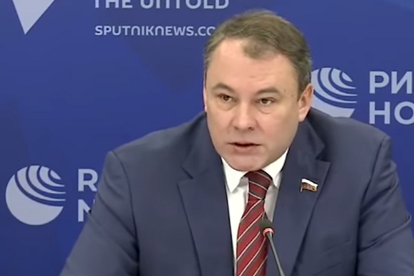 Можем повторить: моськи поднялись из низов и г@вкают. Вице-спикер ПАСЕ из России устроил демарш против Украины