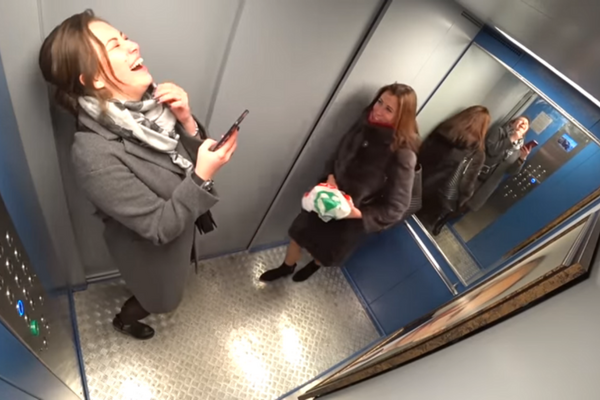 "Тв@ю мать! Что за г@в#о?" Реакция россиян на Путина в лифте развеселила сеть: забавное видео