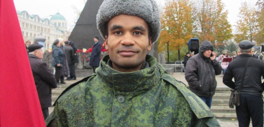 Забрали телефон и увезли: В России задержали "черного Ленина" из "ДНР"