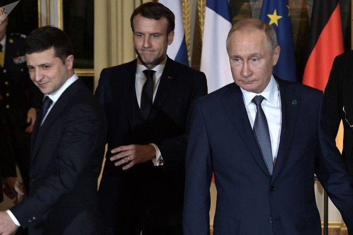На самом деле дедлайн Зеленский ставит для себя и серьезные уступки будет делать вовсе не Москва...