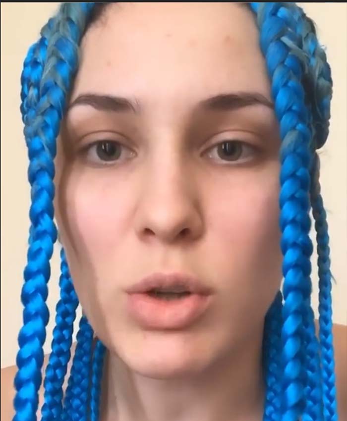 MARUV не может вернуться из России - певица матом обругала украинское консульство