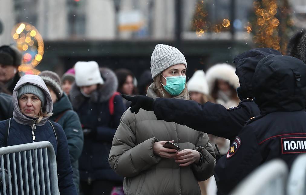 Коронавирусный диссонанс в РФ: Эпидемии нет, но изоляторы экстренно строят