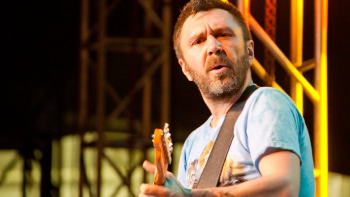 «Не ждите с неба манну»: Шнуров в матерном стихе разнес Путина из-за продления карантина в РФ