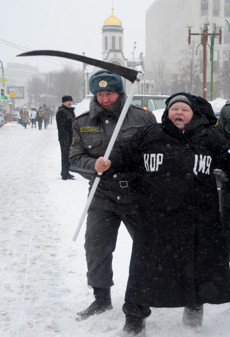 «Губернатор пишет законы РФ?..»