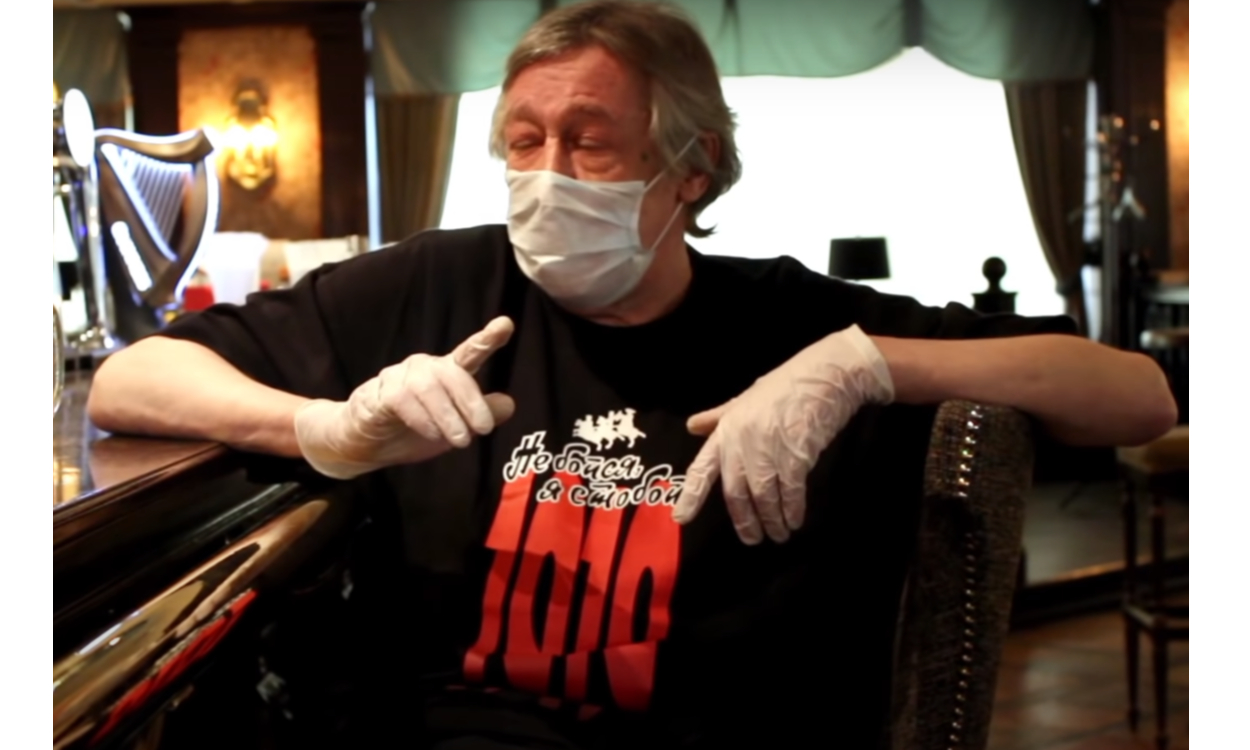 Гражданин поэт заработал из дома: новые стихи «Черный QR» и «План всеобщей собянизации» (видео)