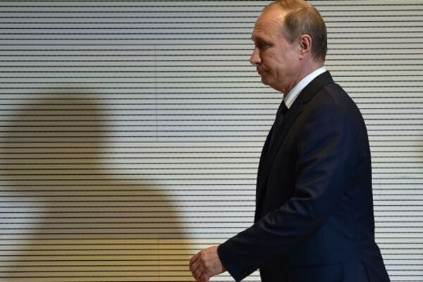 Путин рубит сук, на котором сидит