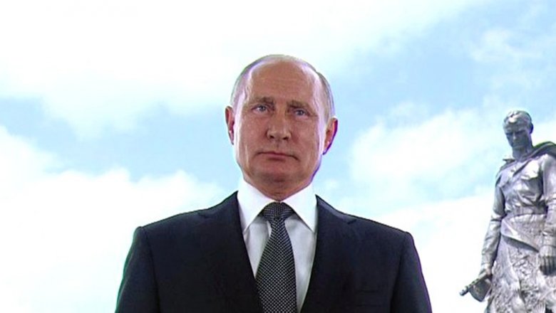 Видео обращения Путина к россиянам вызвало споры: "Выглядит очень подозрительно"