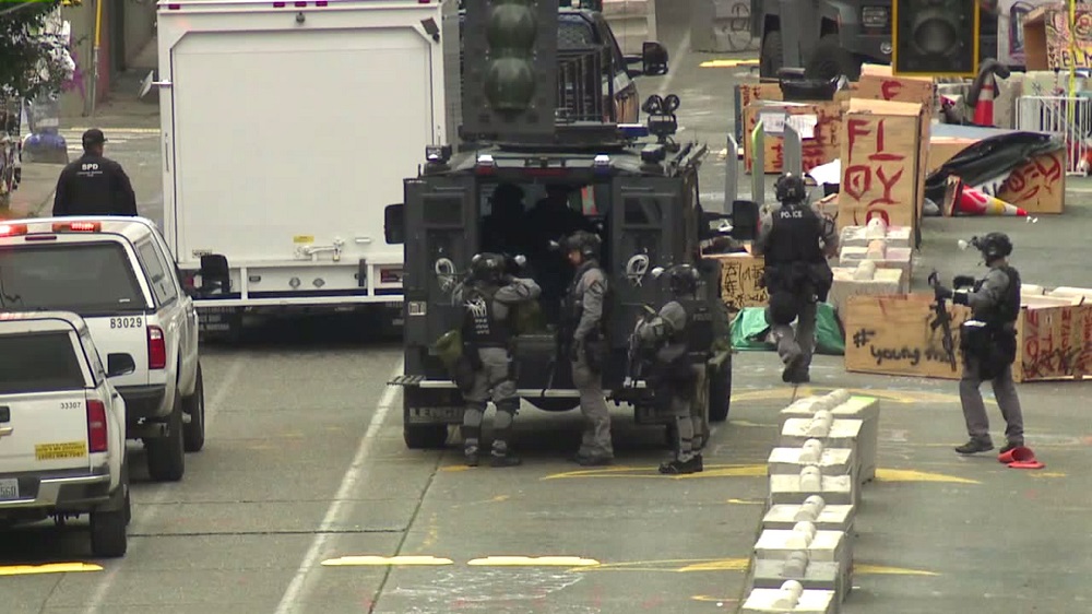 Полиция Сиэтла очистила от протестующих "автономную зону" в центре города