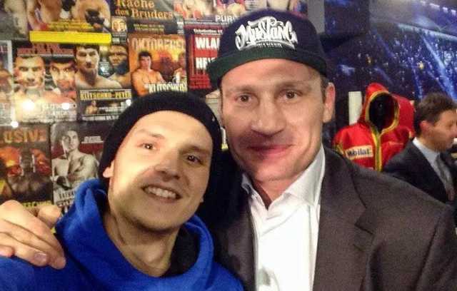 Кличко поспорил с взобравшимся на мост известным руфером Мустангом. Видео