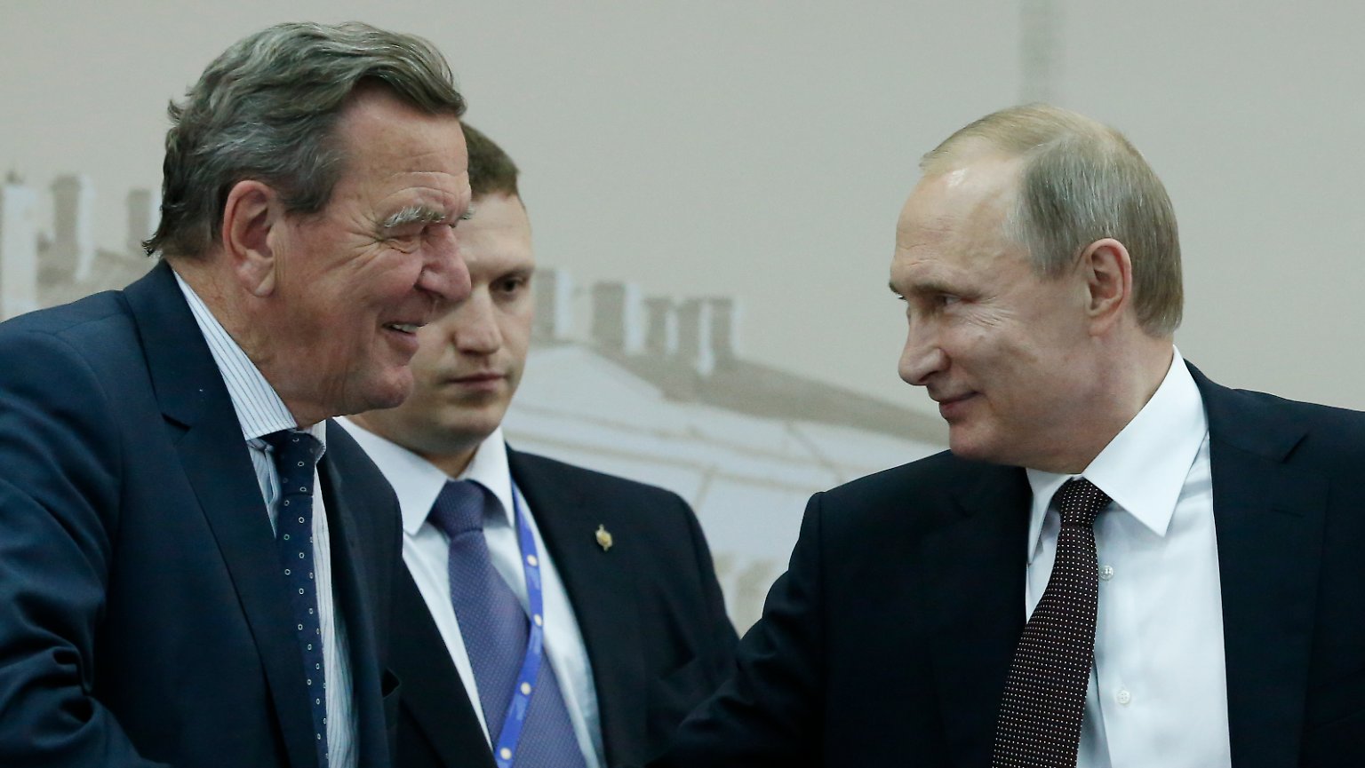 Паника вокруг "Северного потока-2", или О роли Герхарда Шредера в… развале ЕС