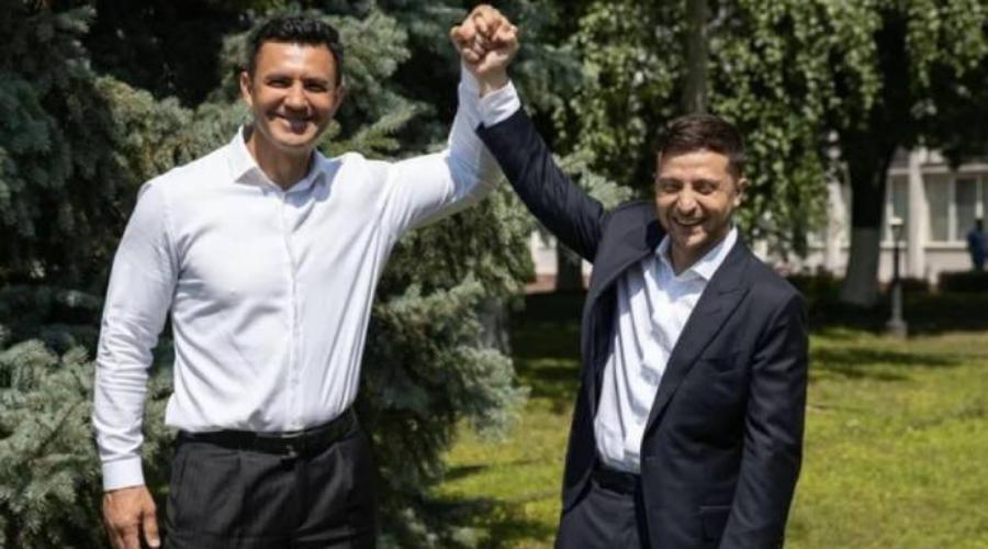 Тищенко пытается отобрать у Зеленского титул главного клоуна страны