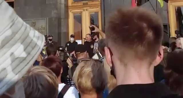 «Вова, збирайся до Ростова»: отец погибшего бойца ВСУ Журавля под ОП проклял Зеленского