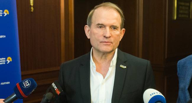 Политолог о посещении Медведчуком Крыма: за время войны с агрессором на такие вещи не решался ни один народный депутат