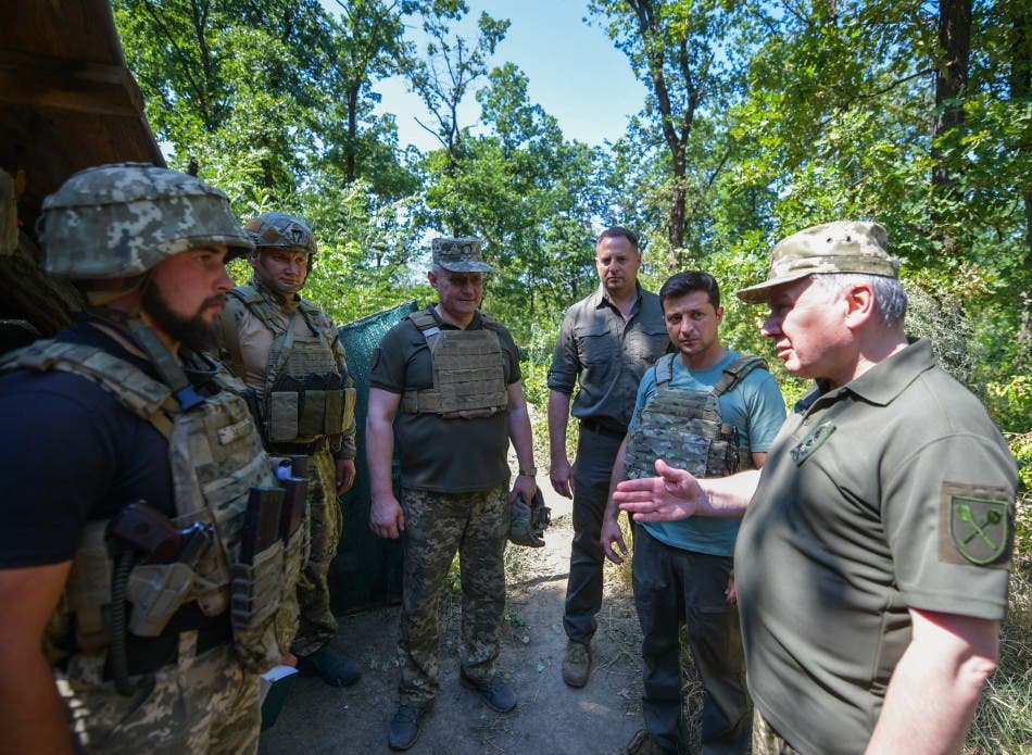 Зеленский на передовой напомнил бойцам ВСУ, что они могут давать «ответку»