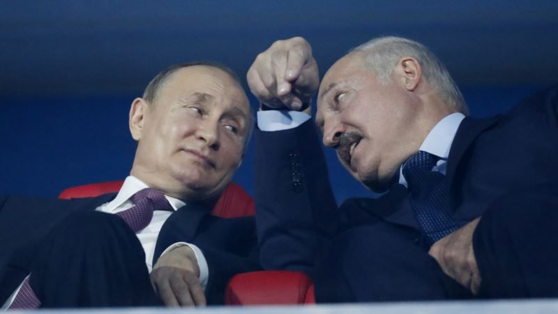 Если Лукашенко падет вследствие протестов, для Путина это будет ужасным примером