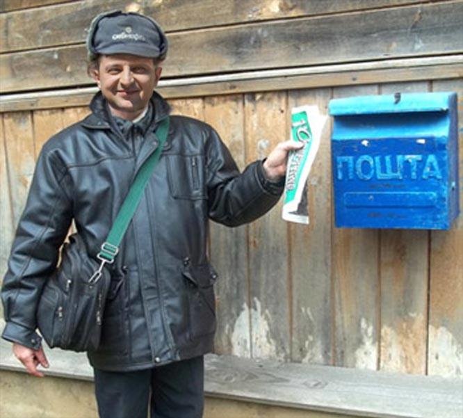 Он все равно КЛОУН, даже если почтальоном прикидывается, ржу с них и плачу за страну одновременно!