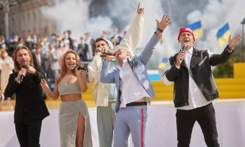 Если на Дне Независимости цель – "показать то, что любят люди", давайте пусть на празднике будет много водки. Ее же любят люди