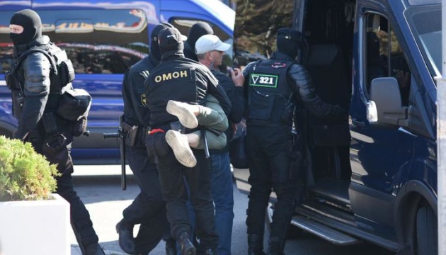 Во вчерашних зверствах в Минске участвовали и российские каратели. ФОТО, ВИДЕО