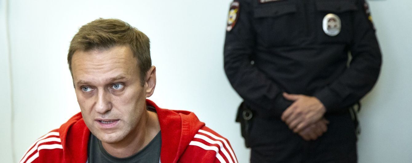 Пока Навальный был в коме в Москве арестовали его квартиру и счета в интересах «повара Путина»