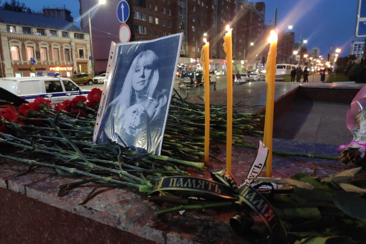 ⚡ Российская журналистка сожгла себя у здания МВД и обвинила в своей смерти РФ