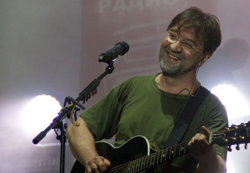 Эх, Юлианыч, Юлианыч... 7 лет молчал про войну, а теперь написал песню про советника диктатора (Видео)