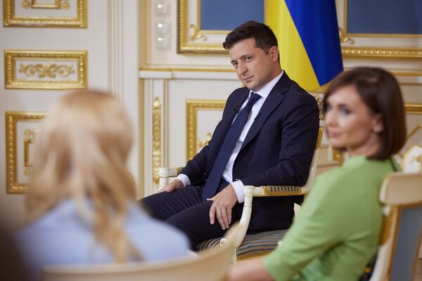 Зеленский назвал "какого-то политика" поверхностным, процитировав свои же слова (Видео)