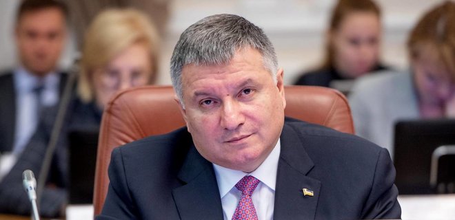 Украинцы сделали "все, что могли" - Аваков ответил Зеленскому о "сдаче Крыма без боя"