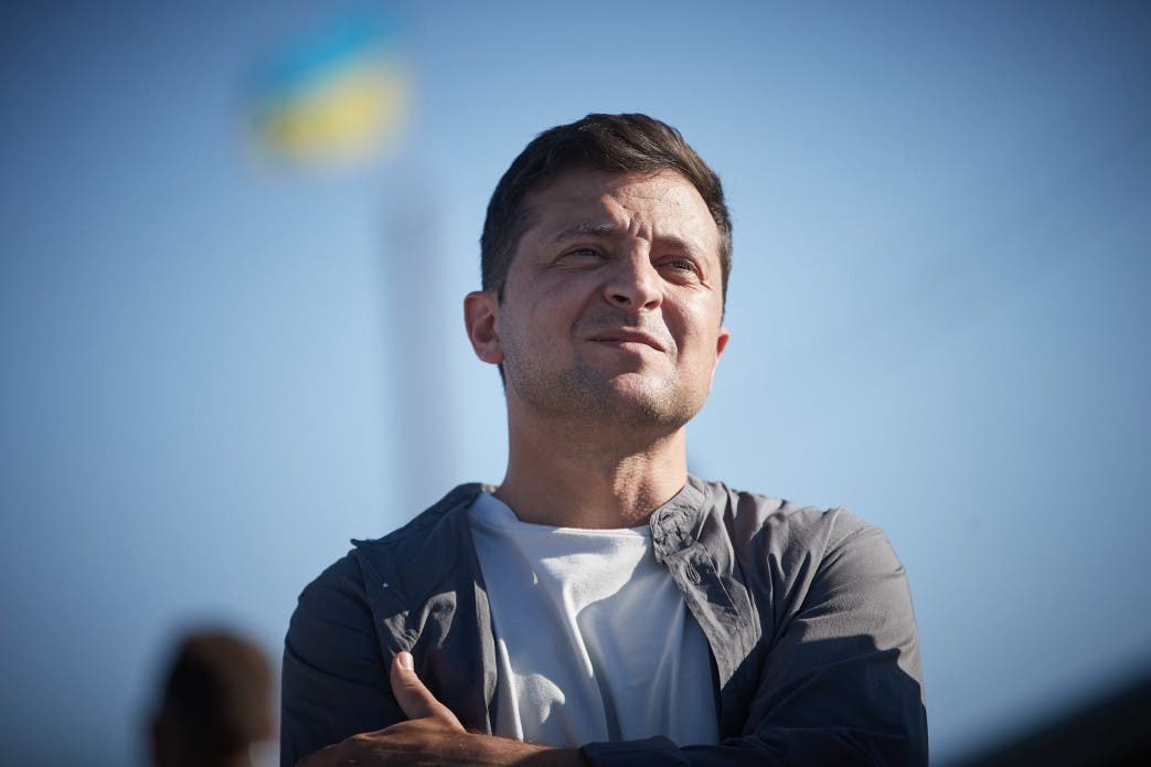 Зеленский, похоже, понял, что и КСУ, и ОАСК срыгивает в лицо всей стране, а особенно ему лично