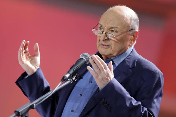 Наследство умершего Жванецкого достанется молодой жене и детям