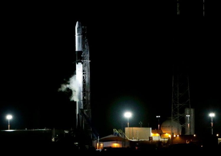 SpaceX запустила грузовой корабль Cargo Dragon
