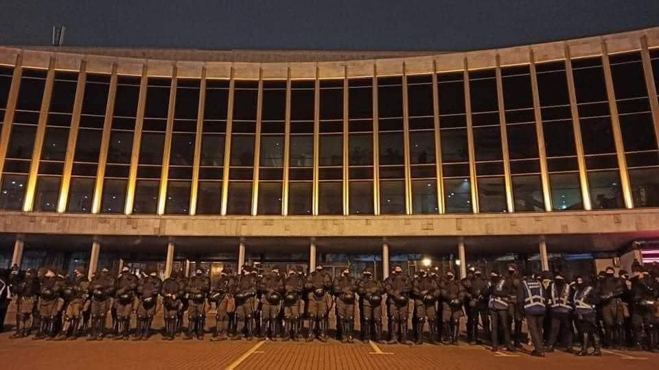 Мы находимся на пороге грандиозного парламентского "шухера". Скорее всего, это приведет к досрочным парламентским выборам