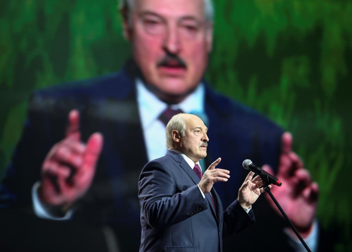Лукашенко пережил 2020-й год, но что будет в 2021-м?