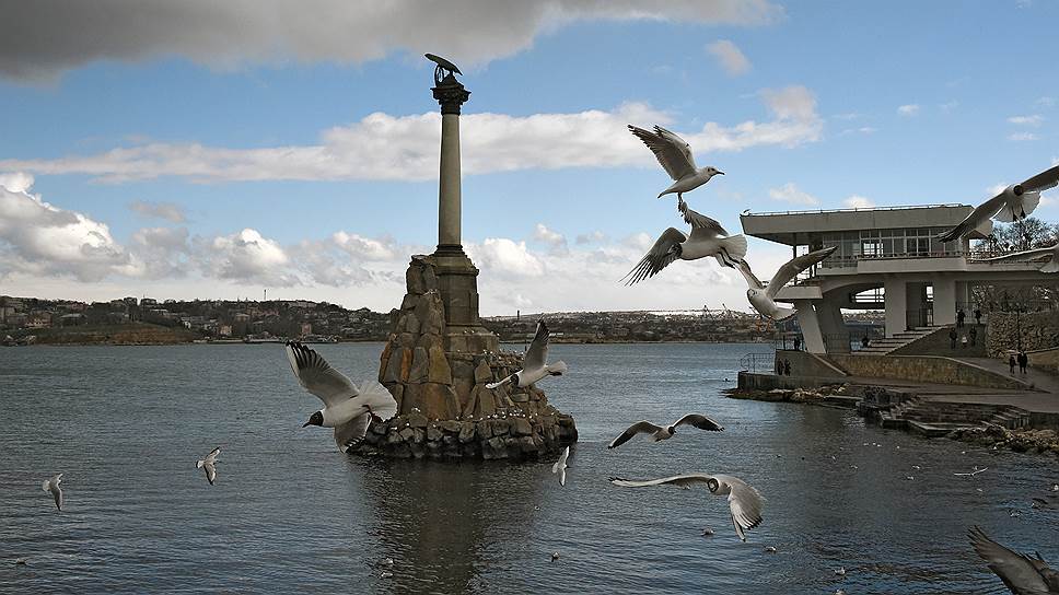 Крымчане жалуются на скачок цен из-за РФ: полуостров заселяют силовиками в отставке
