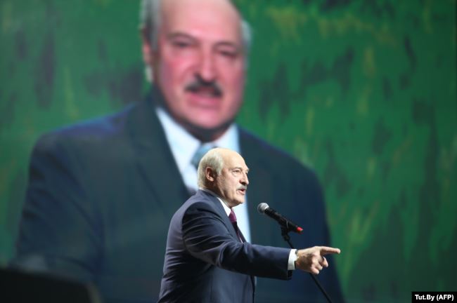 "Действия Лукашенко ведут к развалу страны". Аналитик о его самой большой ошибке