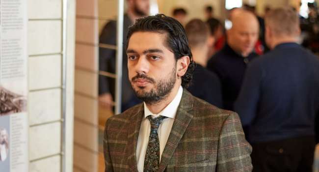 Лерос показал как для поздравления Зеленского задействовали ботов из Азии и Африки