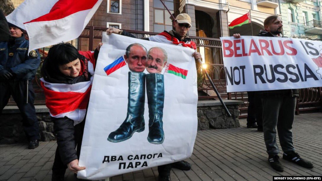 Из-за протестов в России Путину может быть не до Лукашенко