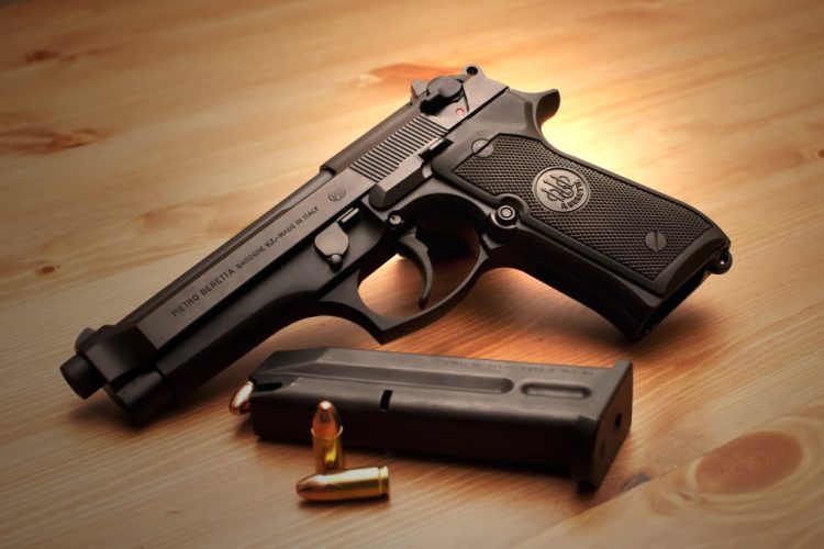 Пистолету - да, автомату - нет: подробности законопроекта об оружии в Украине