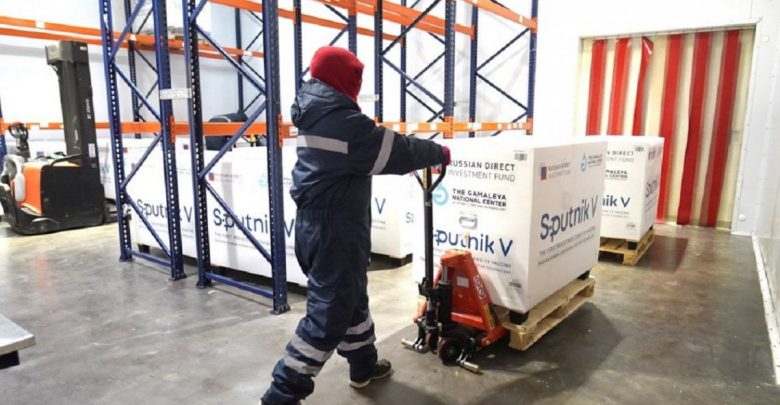 Кабмин запретил российскую вакцину от коронавируса