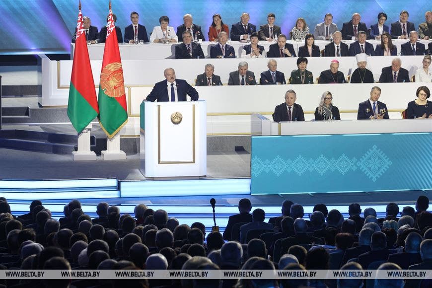 Лукашенко признал, что опять фальсифицировал выборы и «бездарно затянул время»