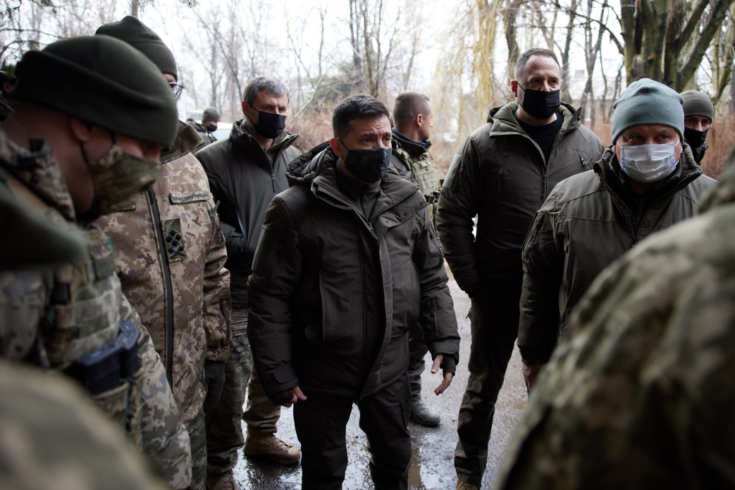 Зеленский посетил Донбасс и встретился с бойцами: фото с передовой