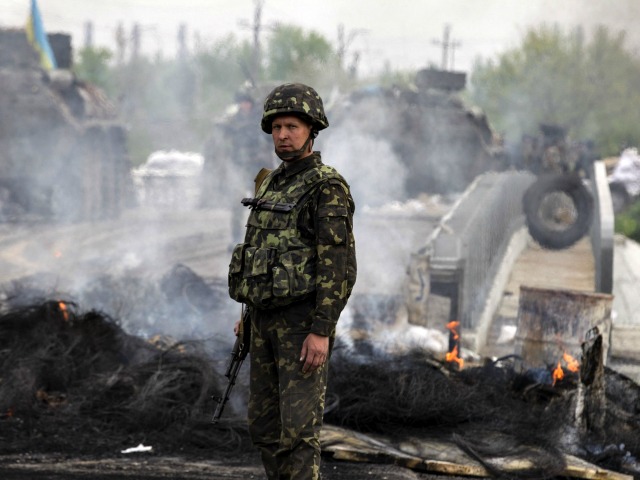 Мины на маршруте военных на Донбассе устанавливали не для развлечения. Это хоть какая-то защита, когда запрещено открывать огонь