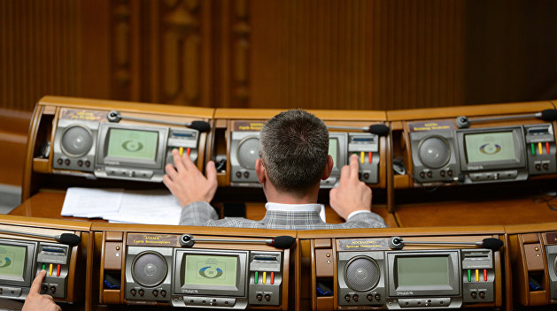 Зеленский с 2019 года не давал команду запустить сенсорную кнопку в Раде, поскольку кнопкодавы были нужны власти