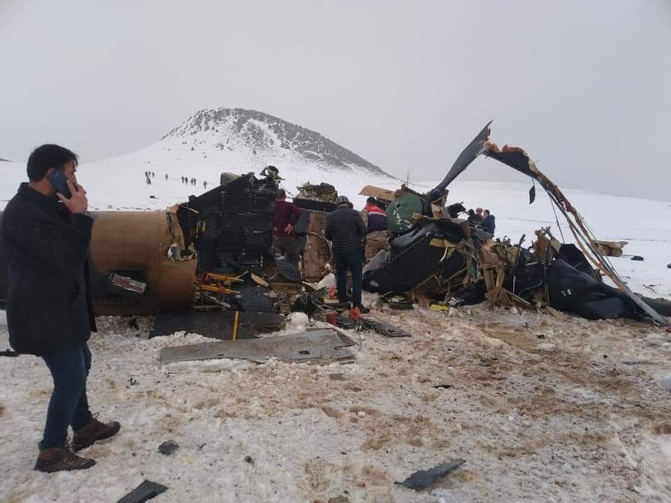 В Турции разбился вертолет с военными. Погибли 10 человек, среди них знаменитый генерал