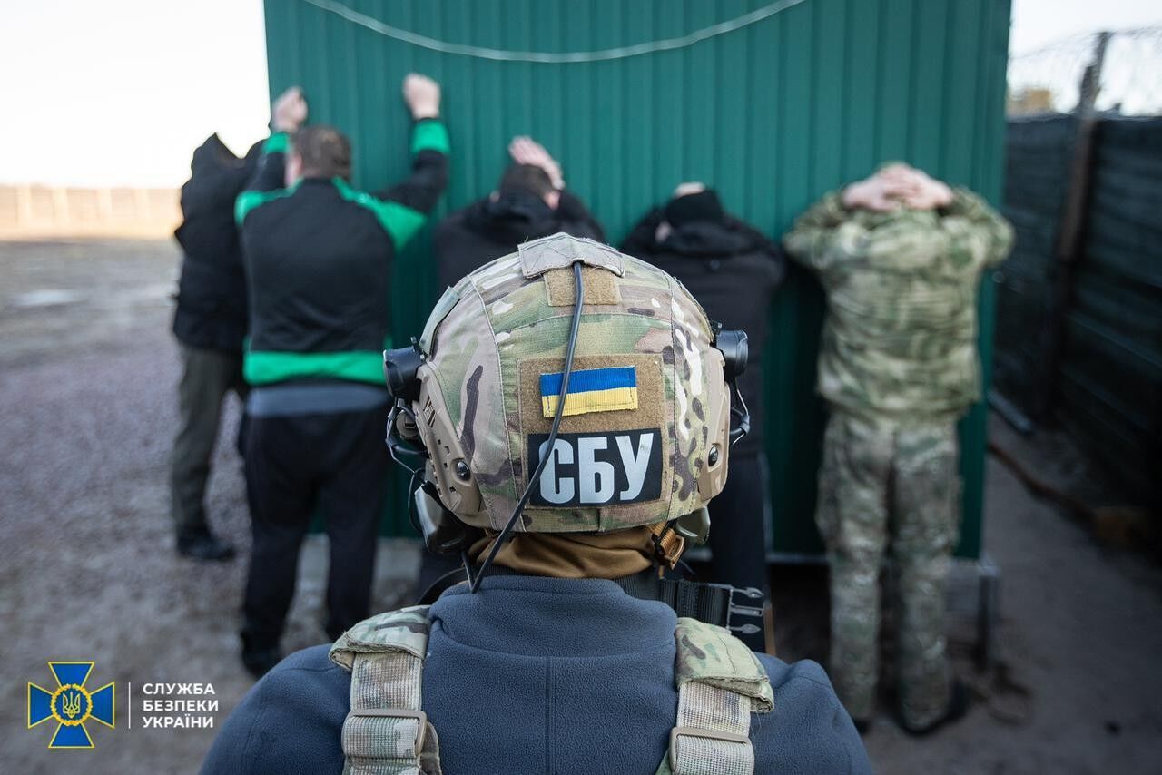 СБУ подозревает Семенченко и Шевченко в создании ЧВК: фото и видео обысков