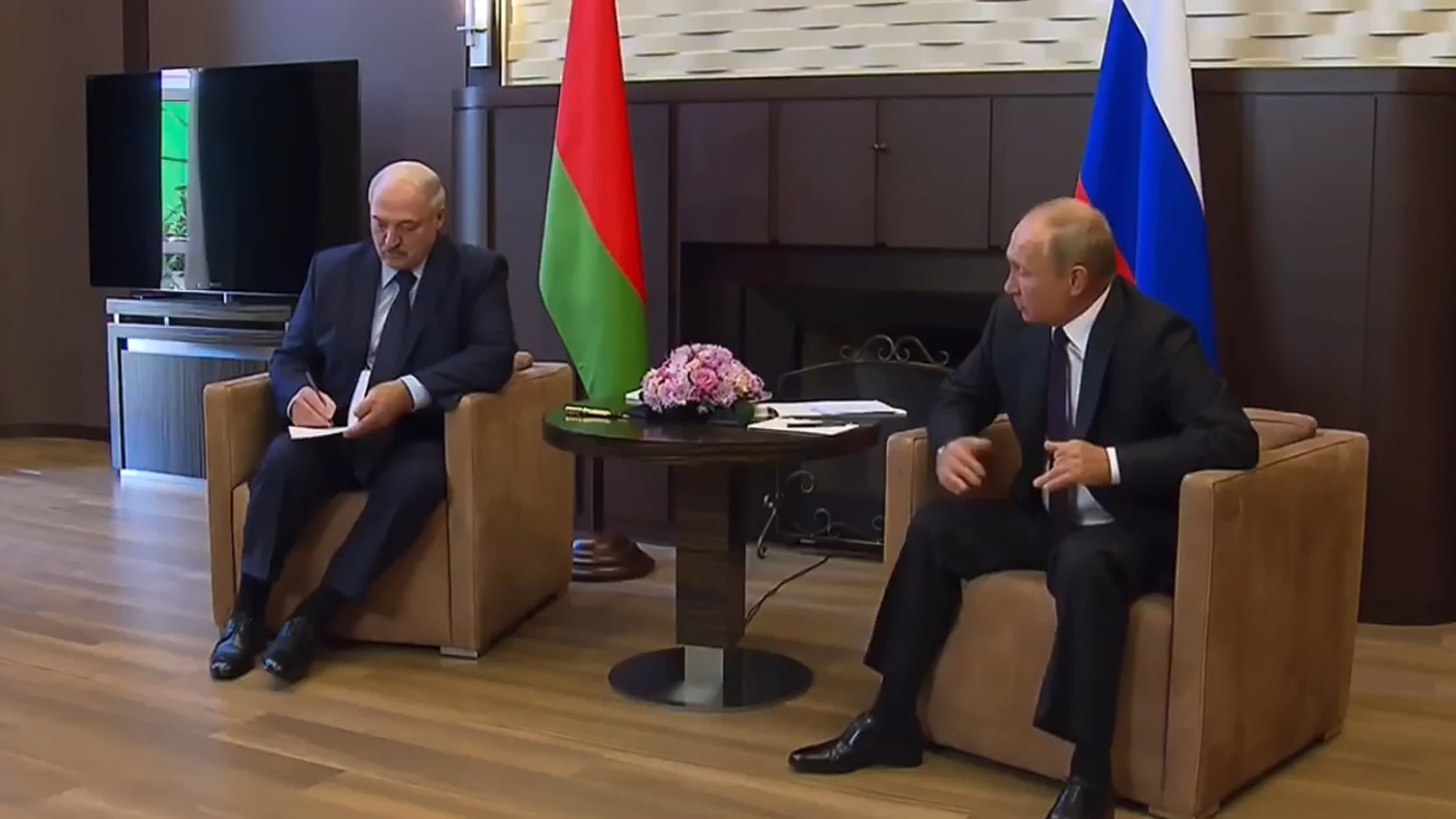В Сочи проходит встреча Путина и Лукашенко: подробности