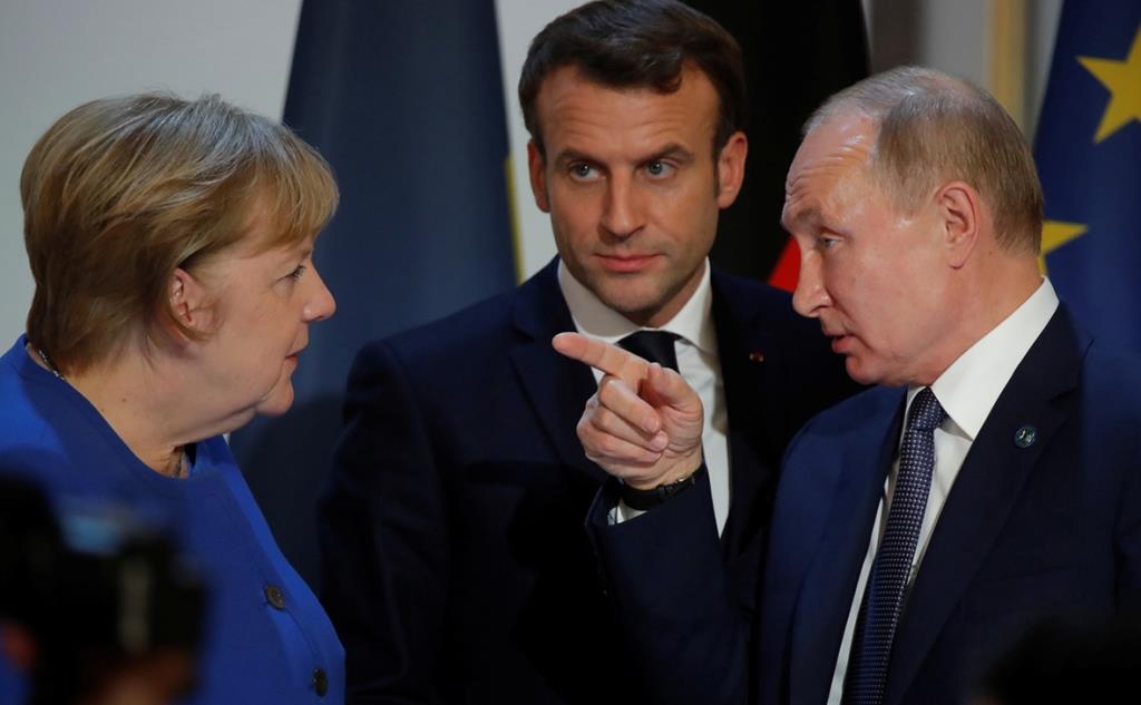 Европа в шоке: Меркель и Макрон предложили Путину помириться, мешает только Украина