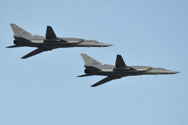 Россияне на кредитной машине прутся в Крым, а там ее смывает в море. Смешно.